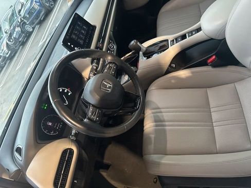 Used 2023 Honda HR-V EX-L image 12