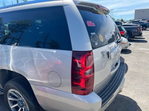 Used 2007 Chevrolet Suburban LT w/ LT Preferred Equipment Group AWD/4WD image 9