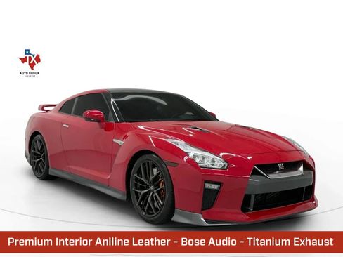 Used 2019 Nissan GT-R Premium w/ Premium Interior Package image 1