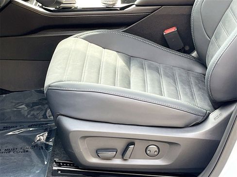 New 2025 Mitsubishi Outlander SE image 19