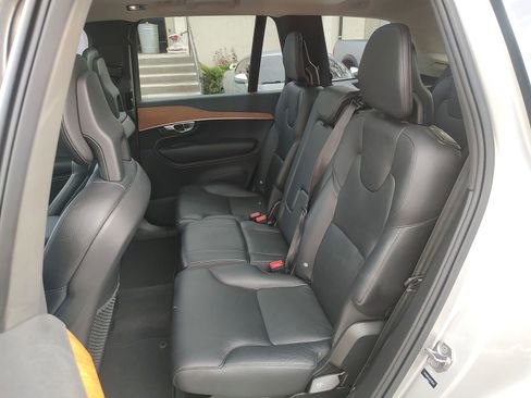 Used 2022 Volvo XC90 T5 Momentum w/ Advanced Package image 25