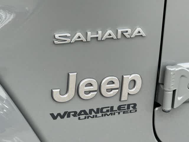 Used 2022 Jeep Wrangler Unlimited Sahara w/ LED Lighting Group AWD/4WD image 25