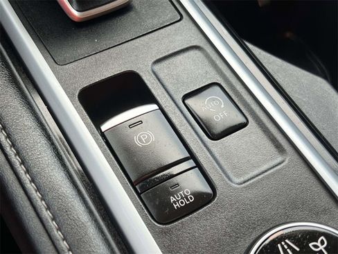 Certified 2024 Nissan Pathfinder SV image 14