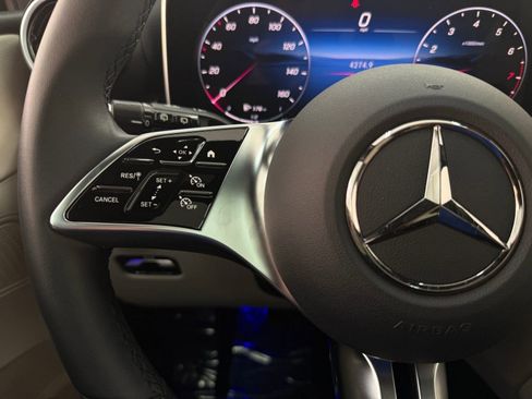 Used 2026 Mercedes-Benz GLC 300 image 15