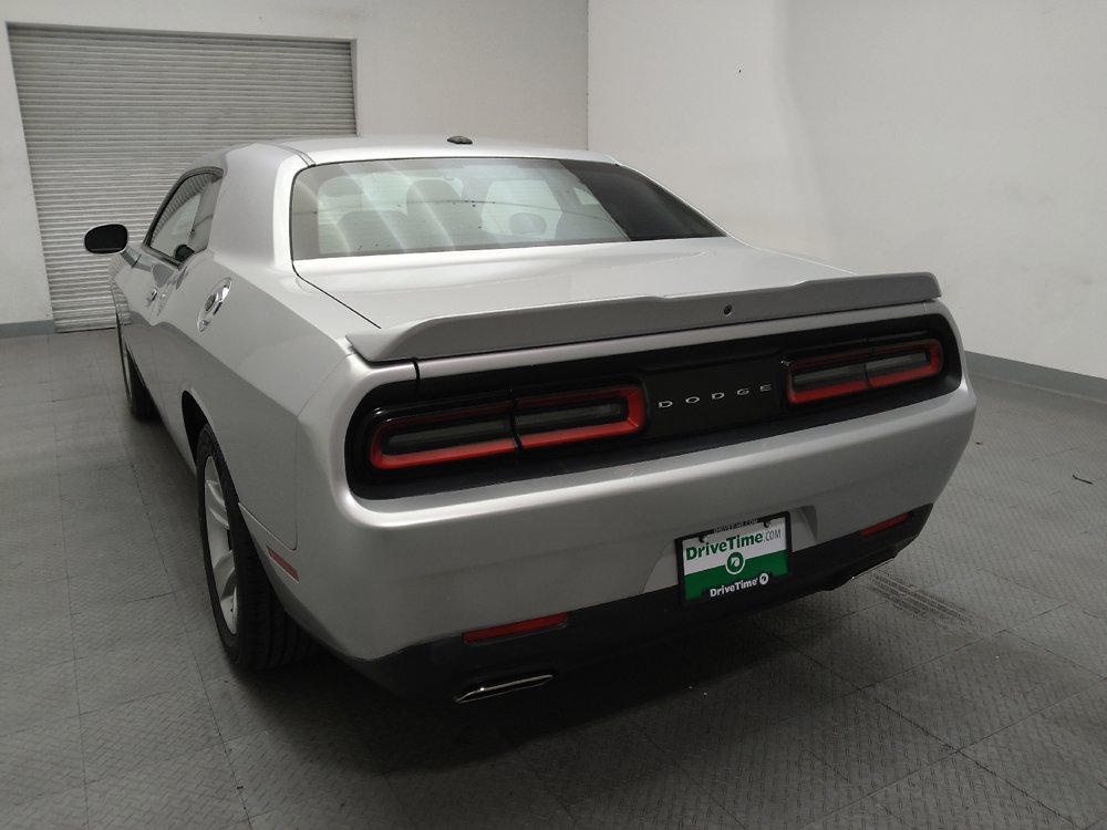 Used 2022 Dodge Challenger SXT RWD image 6