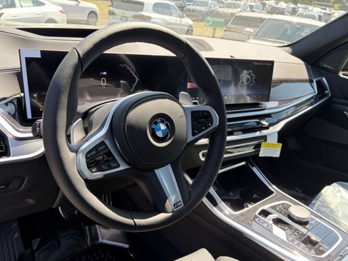 New 2026 BMW X5 xDrive40i w/ M Sport Package AWD/4WD image 11