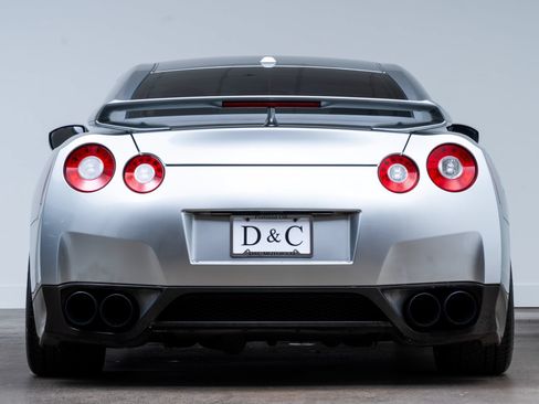Used 2009 Nissan GT-R Premium AWD/4WD image 7
