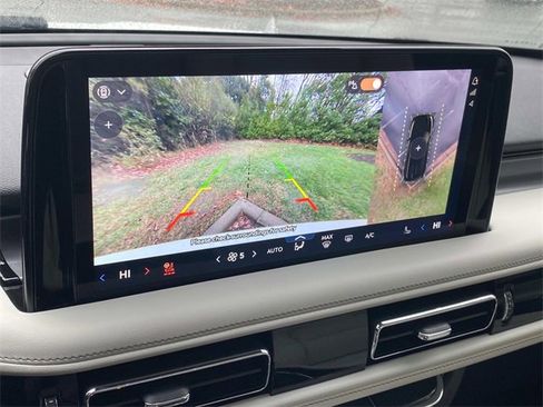 Used 2025 Lincoln Aviator 2WD image 25