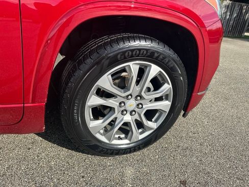 Used 2019 Chevrolet Traverse Premier w/ LPO, Floor Liner Package AWD/4WD image 44