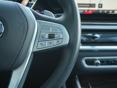 Certified 2025 BMW X7 xDrive40i image 20