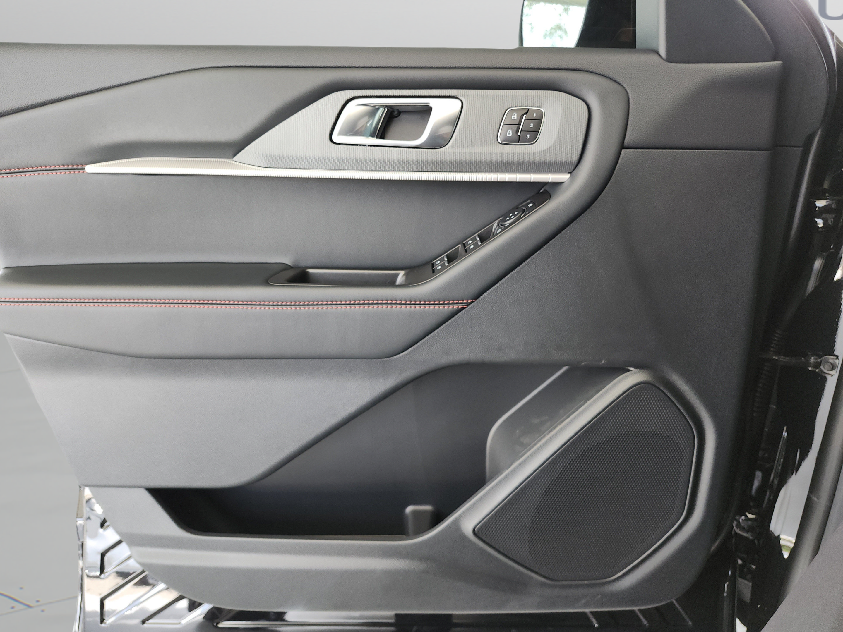 New 2026 Ford Explorer ST-Line w/ ST-Line Street Pack RWD image 16