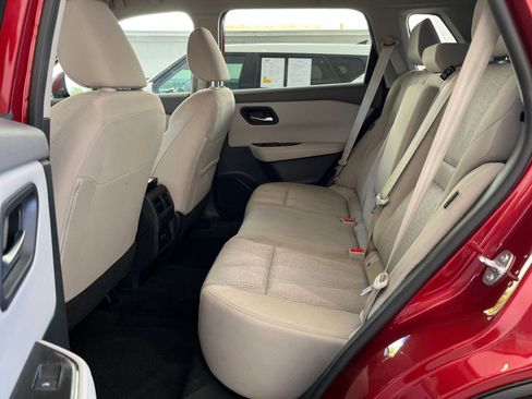 Used 2025 Nissan Rogue SV image 27