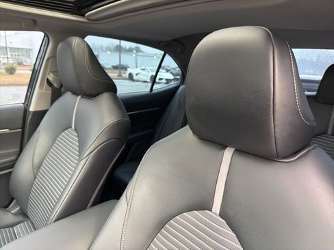 Used 2020 Toyota Camry SE image 22