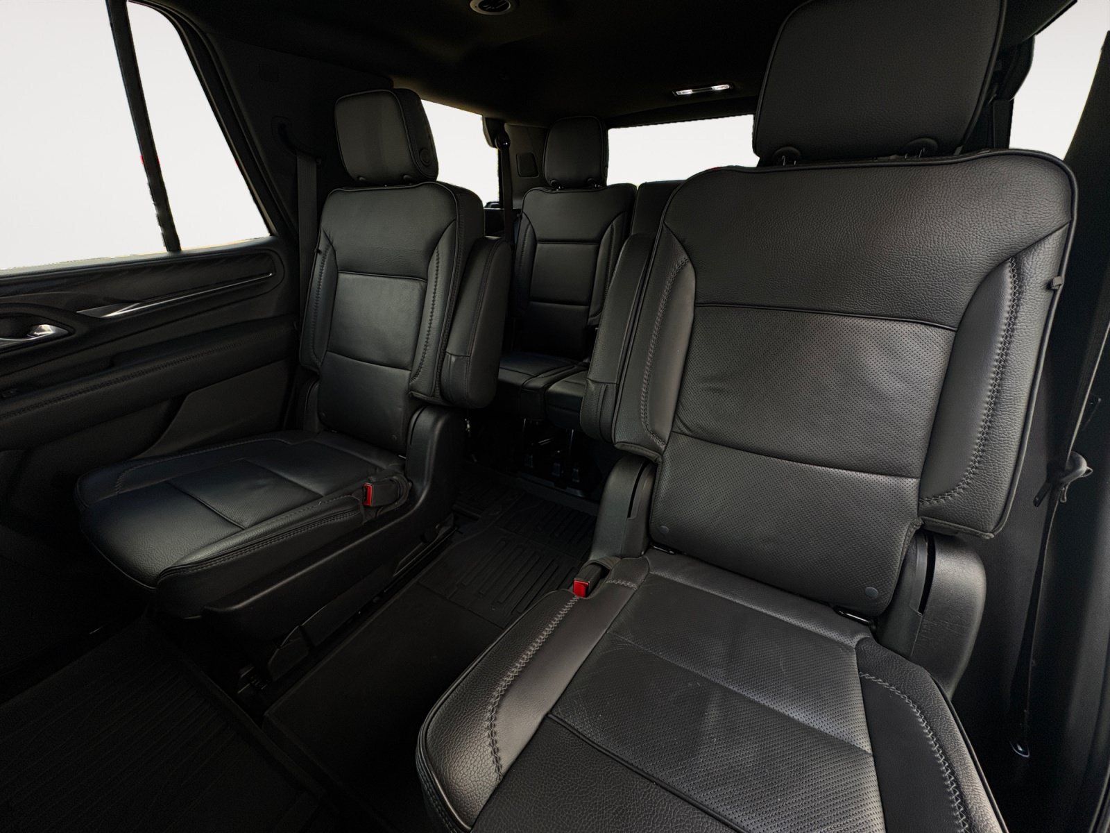 Used 2023 GMC Yukon Denali w/ LPO, Floor Liner Package RWD image 24