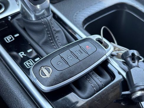 Used 2025 Nissan Sentra SV FWD image 21