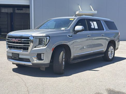 Used 2024 GMC Yukon XL SLT w/ SLT Premium Package AWD/4WD image 7