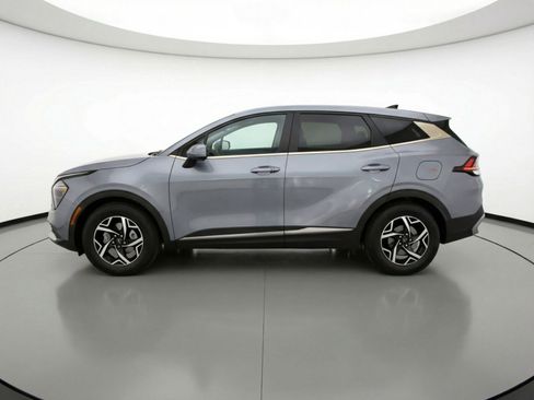 Used 2025 Kia Sportage LX image 5