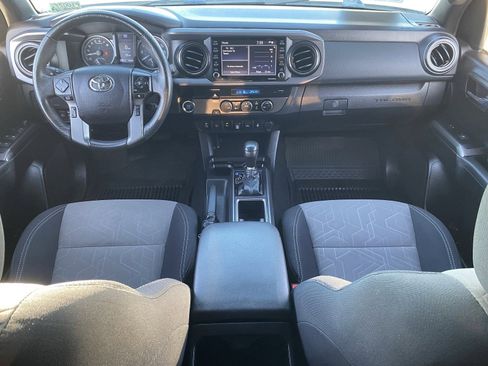 Used 2021 Toyota Tacoma TRD Sport w/ Technology Package image 16