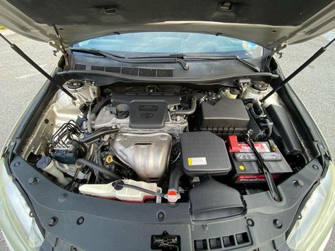 Used 2016 Toyota Camry SE FWD image 16