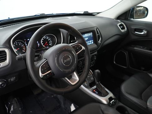 Used 2019 Jeep Compass Latitude w/ Cold Weather Group image 24