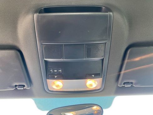 Used 2019 Volkswagen Beetle 2.0T SE image 23