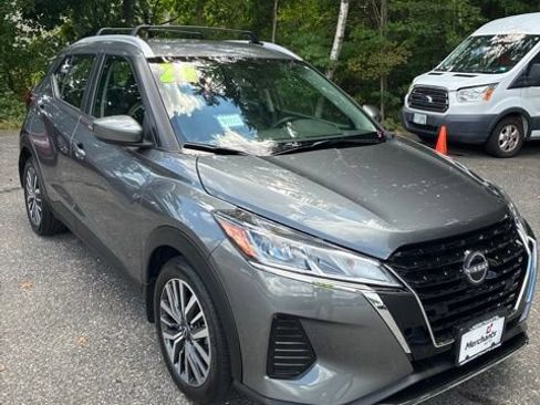 Used 2024 Nissan Kicks SV w/ Interior Electronics Package FWD image 1