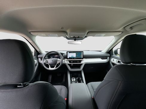 New 2026 Ford Explorer Active RWD image 16