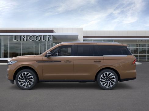New 2026 Lincoln Navigator Black Label AWD/4WD image 3