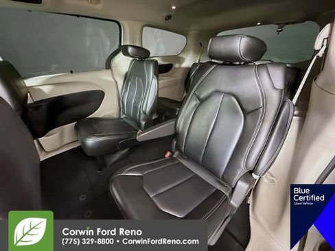 Used 2023 Chrysler Pacifica Touring-L FWD image 25