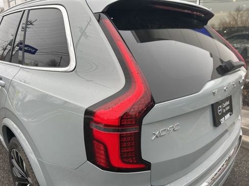 Used 2025 Volvo XC90 B6 Plus image 11