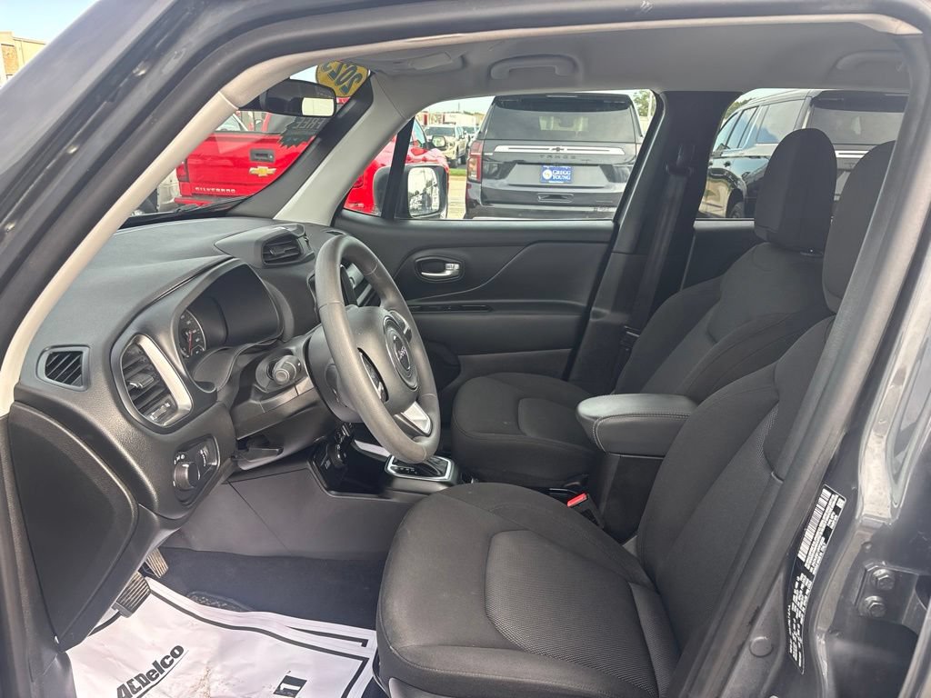 Used 2023 Jeep Renegade Latitude AWD/4WD image 16
