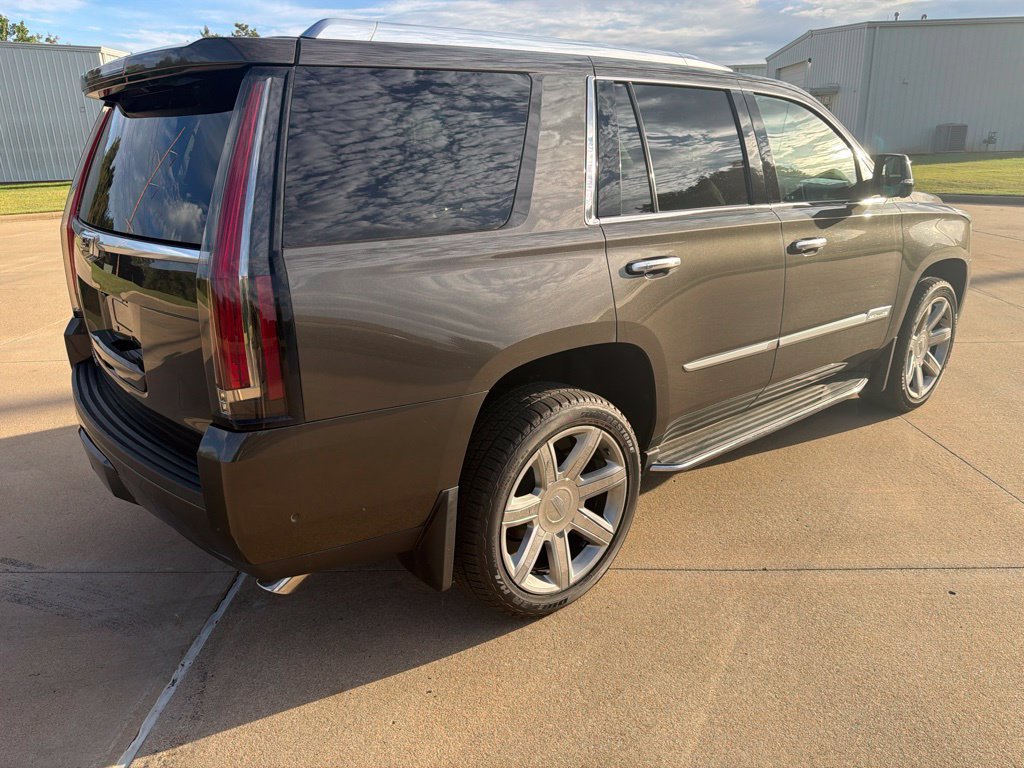 Used 2020 Cadillac Escalade Luxury AWD/4WD image 13