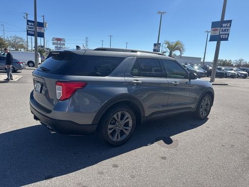 Used 2021 Ford Explorer XLT w/ Equipment Group 202A image 6