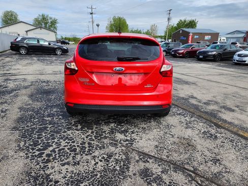 Used 2014 Ford Focus SE w/ Equipment Group 201A FWD image 3