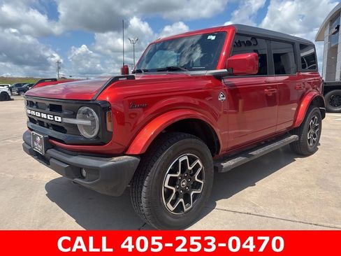 Used 2023 Ford Bronco Outer Banks AWD/4WD image 2