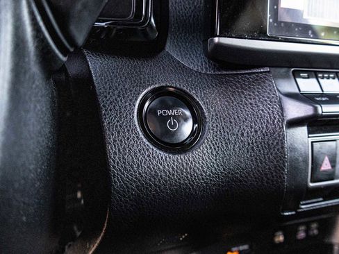 Used 2025 Toyota Camry XLE image 30