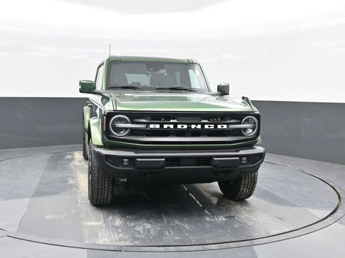 New 2024 Ford Bronco Outer Banks image 3