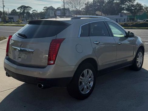 Used 2010 Cadillac SRX Luxury image 4