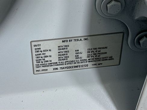 Used 2022 Tesla Model Y Long Range image 12