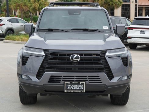Used 2024 Lexus GX 550 w/ Cold Area Package AWD/4WD image 2