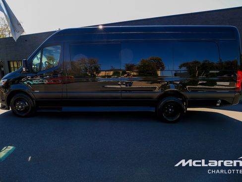 Used 2023 Mercedes-Benz Sprinter 3500 image 2