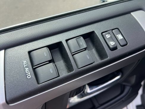 Used 2023 Toyota 4Runner Limited AWD/4WD image 9