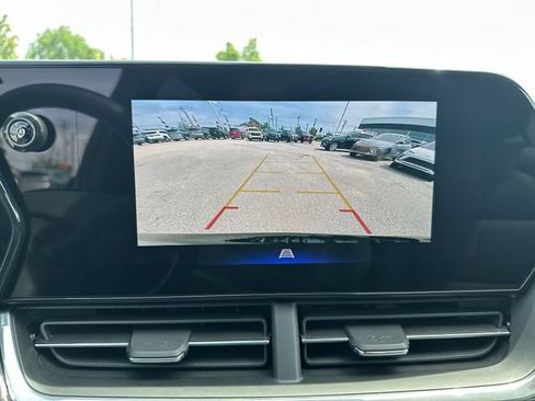 Certified 2025 Chevrolet Trax RS w/ Driver Confidence Package FWD image 24