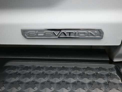 Used 2023 GMC Canyon Elevation w/ Convenience Package image 13