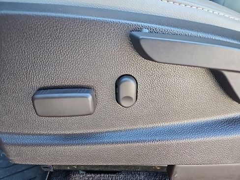 Used 2019 GMC Canyon SLT w/ Trailering Package image 16