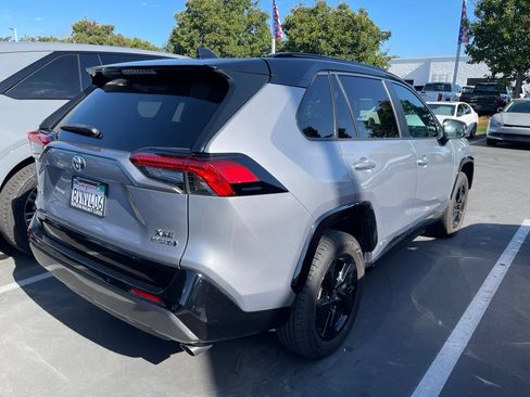 Used 2021 Toyota RAV4 XSE AWD/4WD image 2