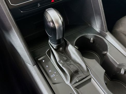 Used 2018 Volkswagen Atlas S image 19