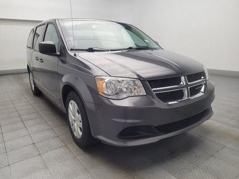 Used 2018 Dodge Grand Caravan SE FWD image 13