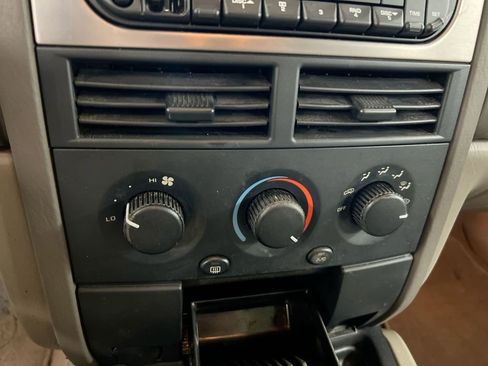 Used 2002 Jeep Grand Cherokee Sport image 15