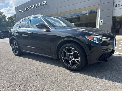 Used 2018 Alfa Romeo Stelvio Ti AWD/4WD image 3